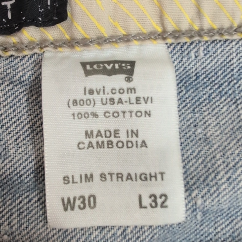 Levis 701 Slim Straight 30 Waist 32 Length Unique Stitching Details Lighter Wash - Picture 3 of 9